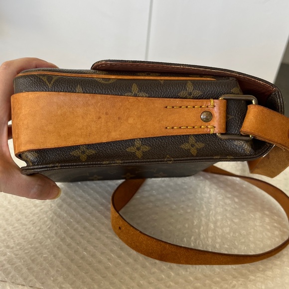 Louis Vuitton Monogram Canvas Cartouchiere MM Crossbody - Picture 4 of 12